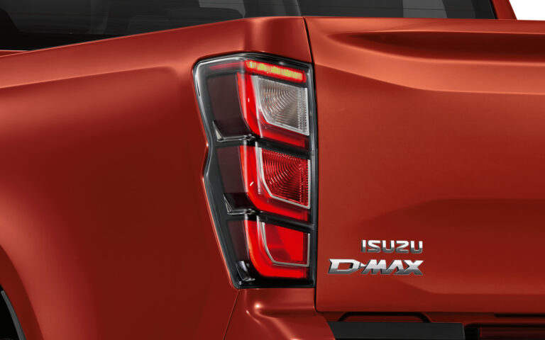 Rear Combination Lamps_LH Foglamp_LED_Kiistaton_läsnäolo_C